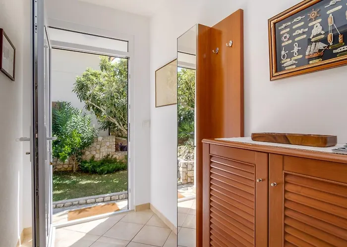 Apartment By The Sea Artatore, Losinj - 8008 Cunski