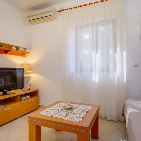 By The Sea Artatore, Losinj - 8008 Apartment *