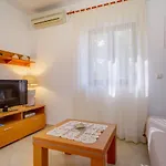 By The Sea Artatore, Losinj - 8008 شقة *